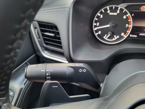 Used 2026 Nissan Rogue SV FWD image 28