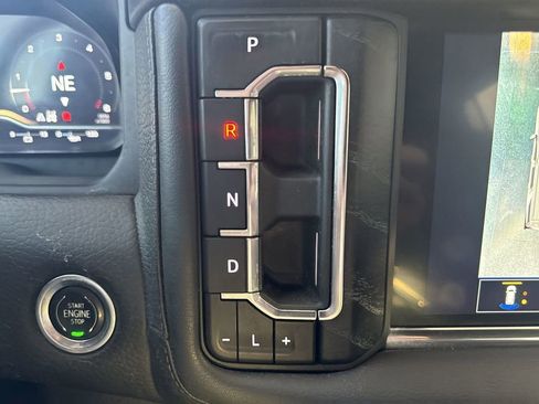 Certified 2022 GMC Yukon XL Denali w/ Denali Premium Package image 16