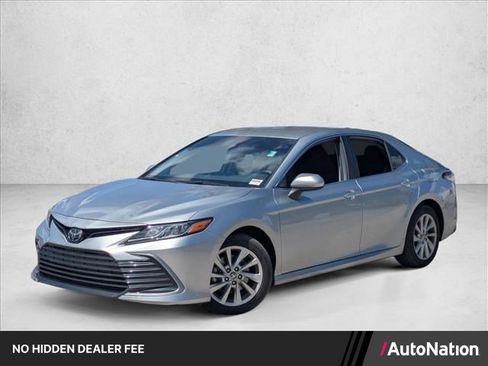 Used 2021 Toyota Camry LE FWD image 1
