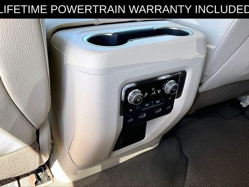 Used 2021 GMC Yukon XL Denali w/ Denali Premium Package image 32