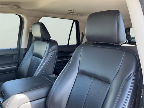 Certified 2024 Ford Expedition XLT image 25