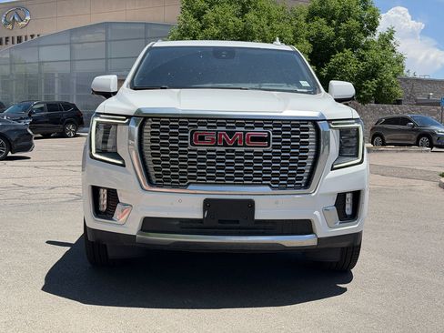 Used 2023 GMC Yukon Denali AWD/4WD image 2
