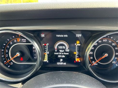 Used 2022 Jeep Gladiator Overland image 22