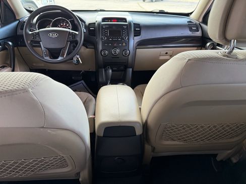 Used 2011 Kia Sorento LX image 10