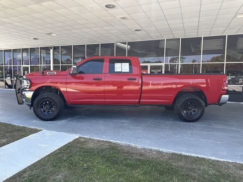 Used 2024 RAM 2500 Tradesman w/ Chrome Appearance Group RWD image 11