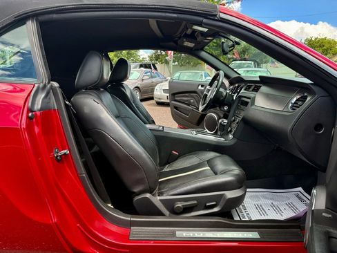 Used 2012 Ford Mustang GT Premium image 26