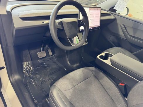 Used 2026 Tesla Model Y Long Range image 12