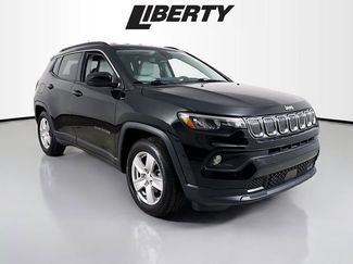 Used 2022 Jeep Compass Latitude image 1