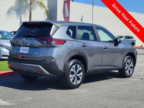 Used 2023 Nissan Rogue SV FWD image 2