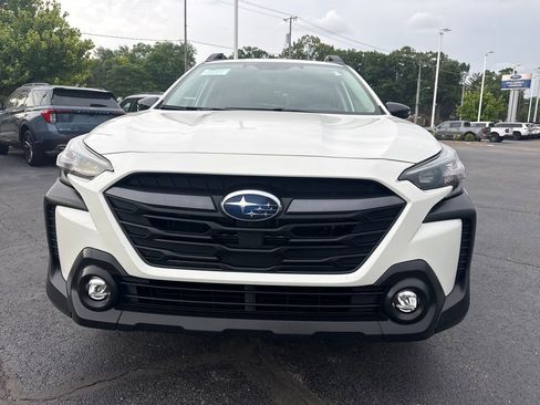 Used 2025 Subaru Outback Premium w/ Popular Package #1A AWD/4WD image 3
