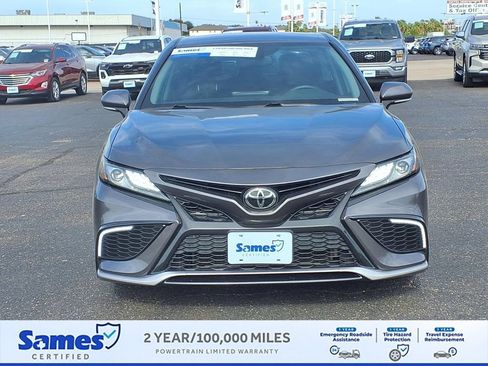 Used 2022 Toyota Camry XSE FWD image 3