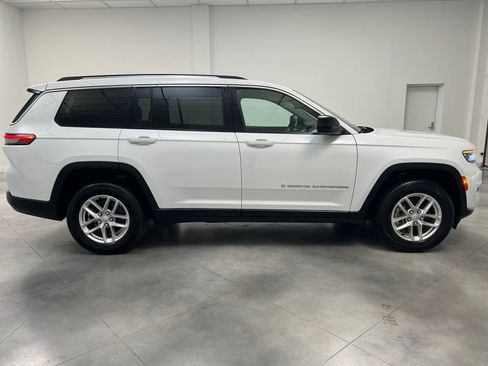 Used 2023 Jeep Grand Cherokee L Laredo image 8