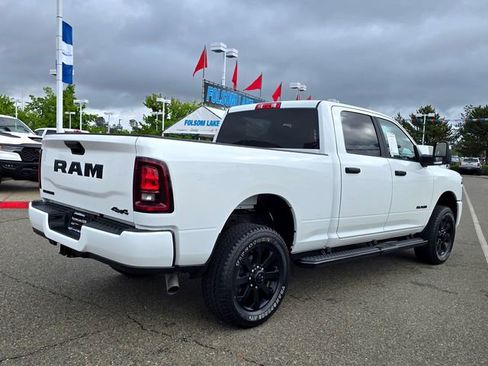 Used 2025 RAM 2500 Big Horn AWD/4WD image 4