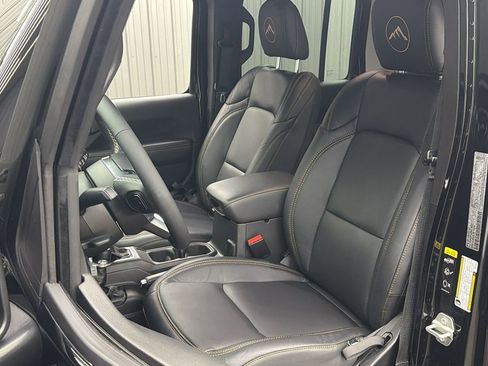 Used 2025 Jeep Wrangler Unlimited Sahara w/ Safety Group image 32