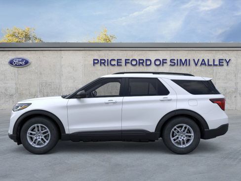 Used 2026 Ford Explorer Active AWD/4WD image 3