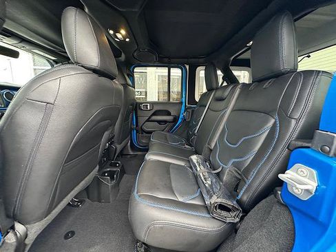 Used 2022 Jeep Wrangler Unlimited Sahara w/ Cold Weather Group image 19