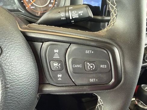 Used 2025 Jeep Gladiator Sport AWD/4WD image 18