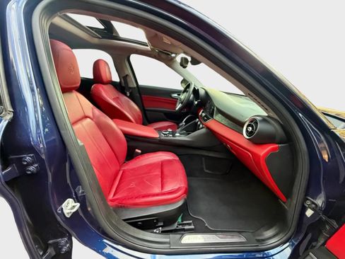 Used 2019 Alfa Romeo Giulia RWD image 14