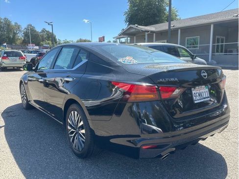 Used 2023 Nissan Altima 2.5 SV w/ SV Premium Package FWD image 5