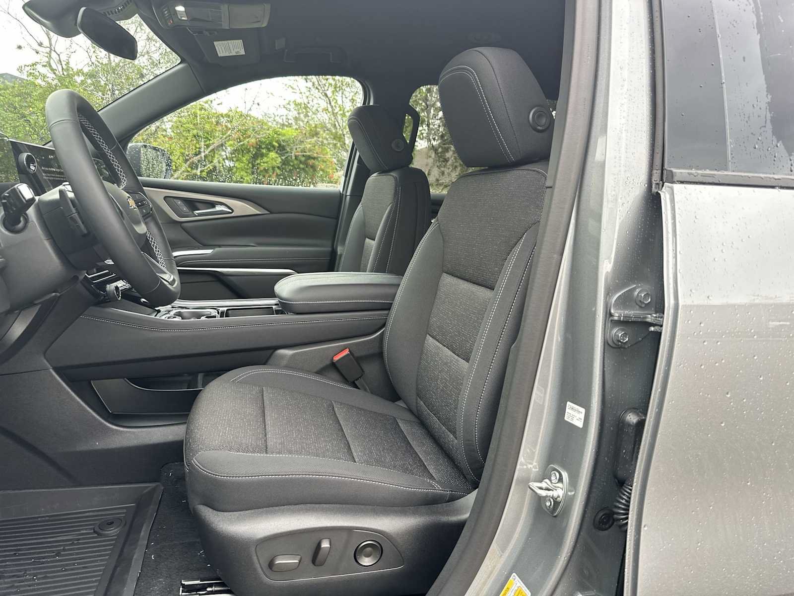 New 2026 Chevrolet Traverse LT w/ LPO, Floor Liner Package FWD image 2
