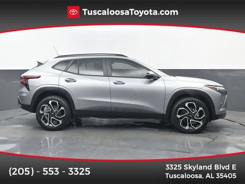 Used 2026 Chevrolet Trax RS w/ Sunroof Package FWD image 1