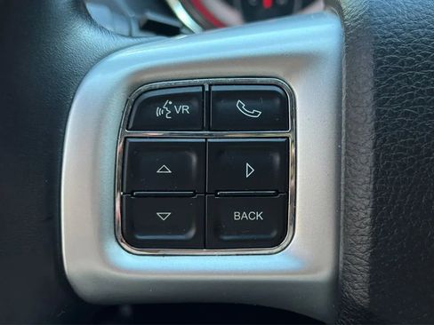 Used 2019 Dodge Grand Caravan SE w/ UConnect Hands-Free Group FWD image 24