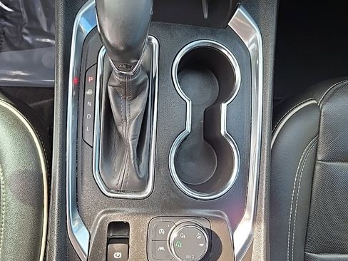 Used 2023 Chevrolet Traverse Premier image 34