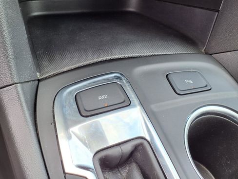 Certified 2024 Chevrolet Equinox LT w/ LPO, Floor Liner Package AWD/4WD image 18