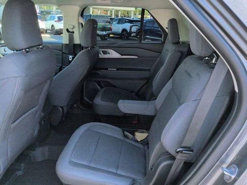 Used 2025 Ford Explorer Active RWD image 13
