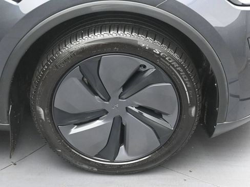 Used 2026 Tesla Model Y Long Range AWD/4WD image 31