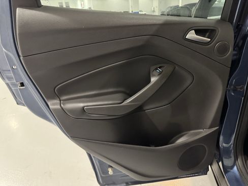 Used 2018 Ford Escape Titanium image 33