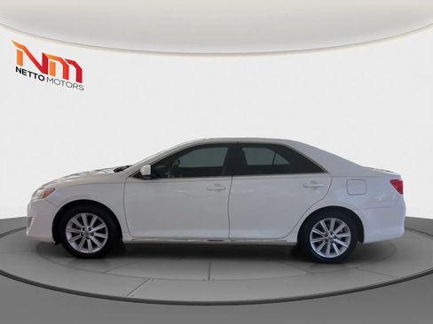 Used 2014 Toyota Camry XLE FWD image 2