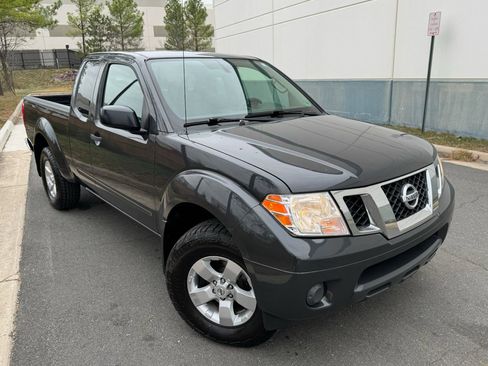 Used 2012 Nissan Frontier SV image 6