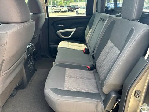 Used 2024 Nissan Titan SV w/ SV Convenience Package RWD image 15