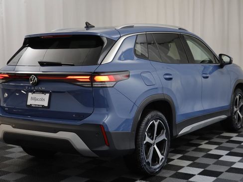 New 2026 Volkswagen Tiguan SE image 16