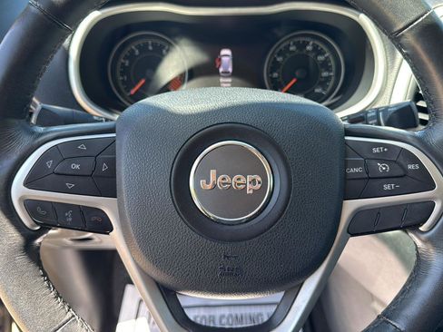 Used 2015 Jeep Cherokee Trailhawk w/ Comfort/Convenience Group AWD/4WD image 11
