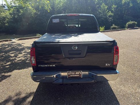 Used 2017 Nissan Frontier SV RWD image 7