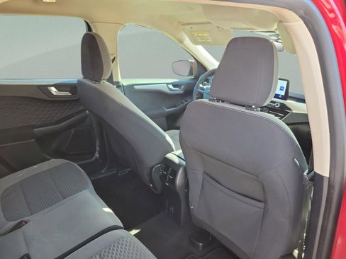 Used 2020 Ford Escape SE image 23