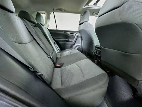 Used 2020 Toyota RAV4 XLE w/ Convenience Package FWD image 34