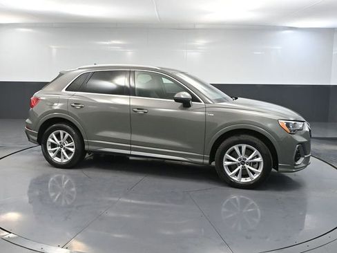 Used 2022 Audi Q3 2.0T Premium image 4