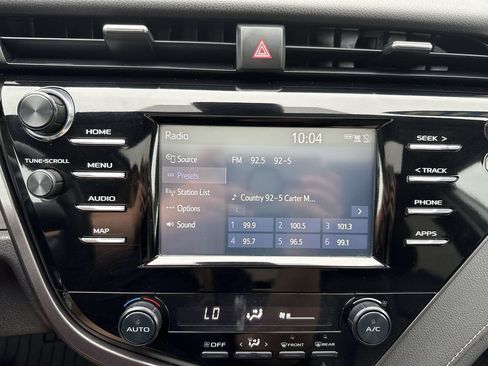 Used 2019 Toyota Camry SE FWD image 16