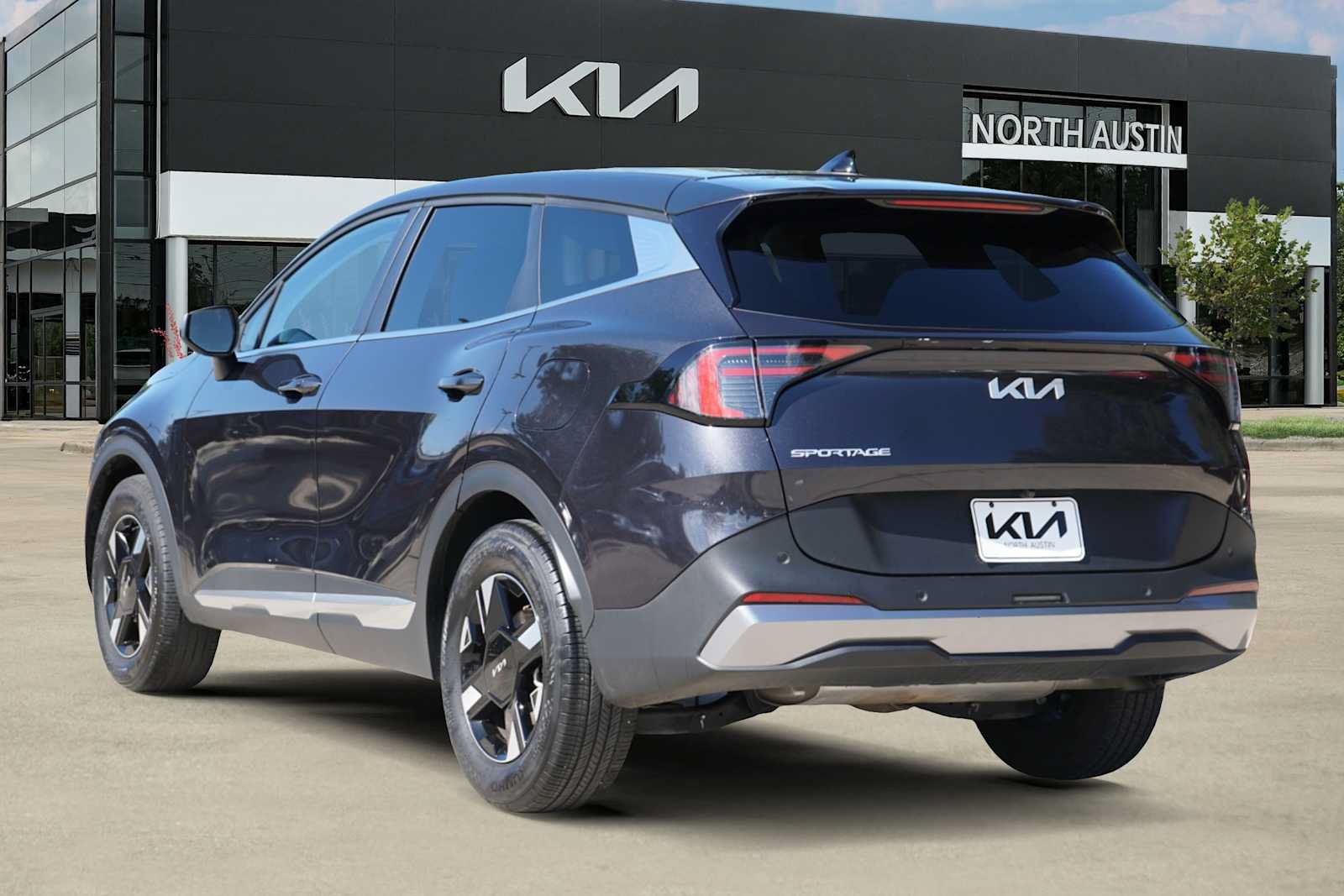Certified 2026 Kia Sportage LX FWD image 4