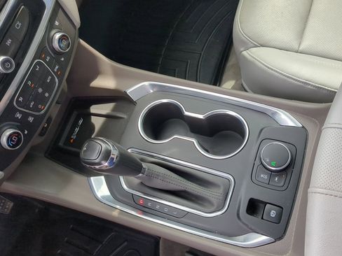 Used 2019 Chevrolet Traverse Premier w/ Driver Confidence II Package image 19