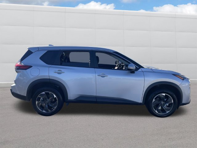 Used 2025 Nissan Rogue SV AWD/4WD image 11