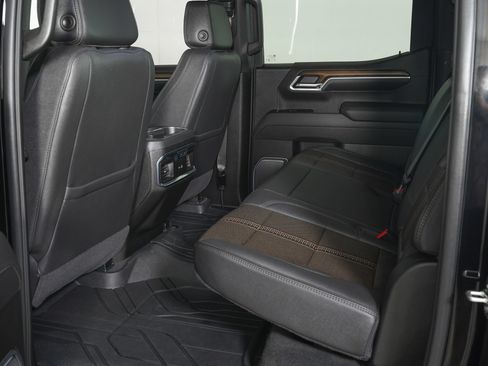 Used 2026 Chevrolet Silverado 1500 High Country w/ High Country Premium Package RWD image 12