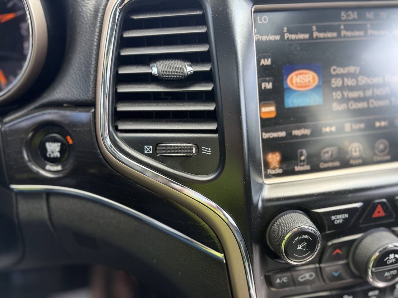 Used 2014 Jeep Grand Cherokee Limited AWD/4WD image 28