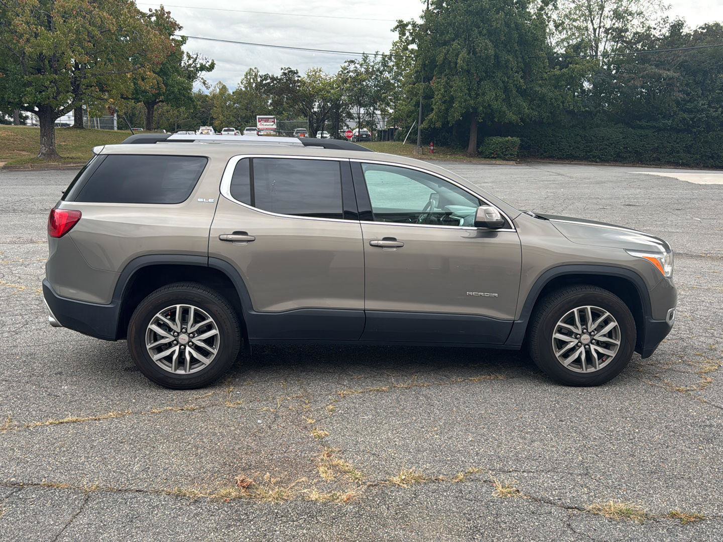 Used 2019 GMC Acadia SLE FWD image 6