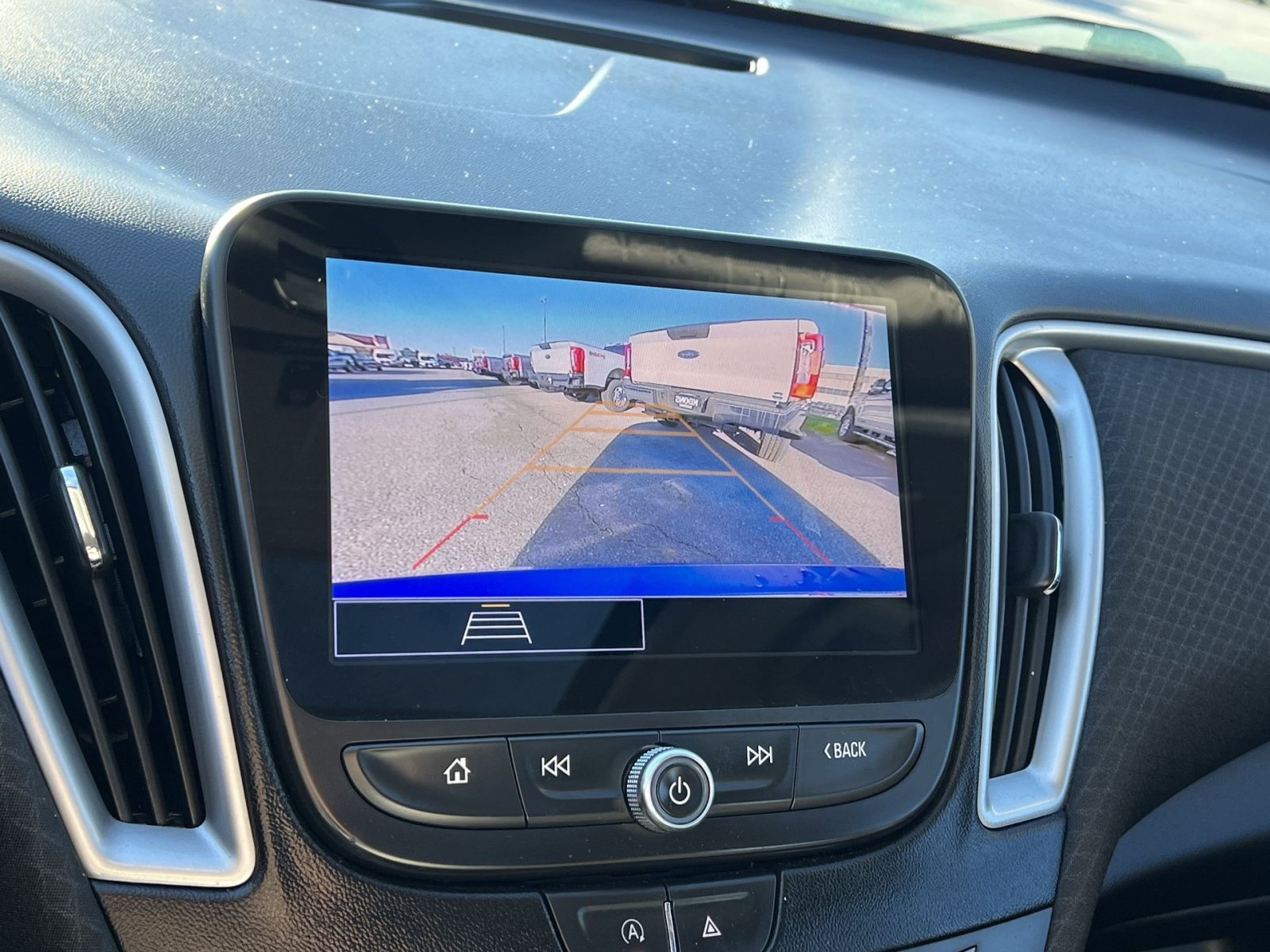 Used 2023 Chevrolet Malibu LT FWD image 19