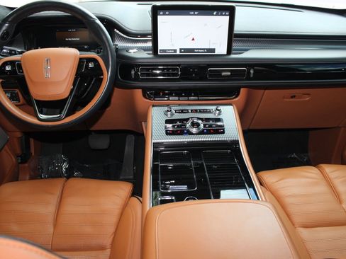 Used 2023 Lincoln Aviator Black Label w/ Dynamic Handling Package image 17