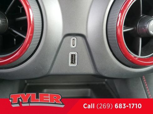 Used 2019 Chevrolet Blazer RS AWD/4WD image 32
